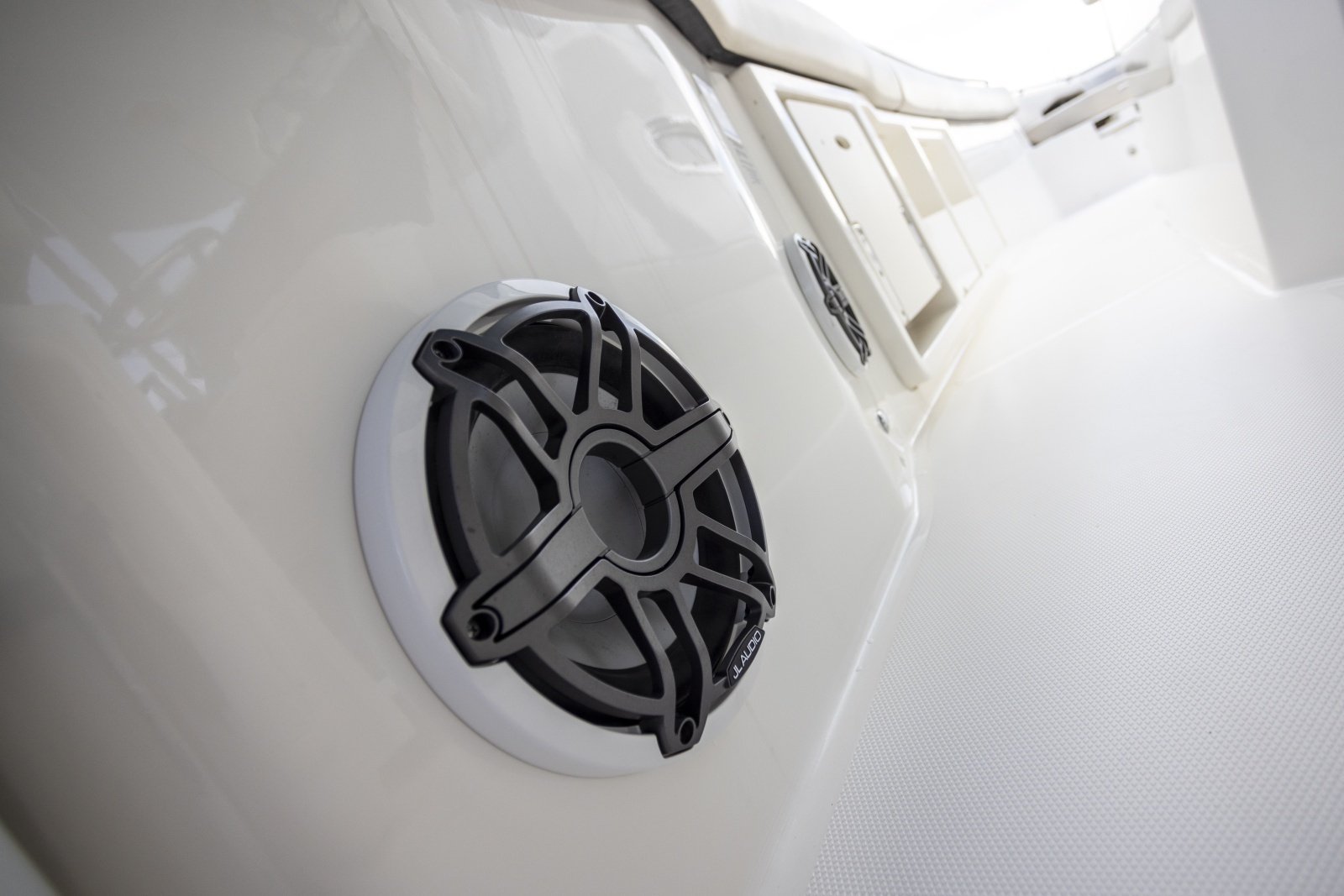 2023 Boston Whaler 360 Outrage