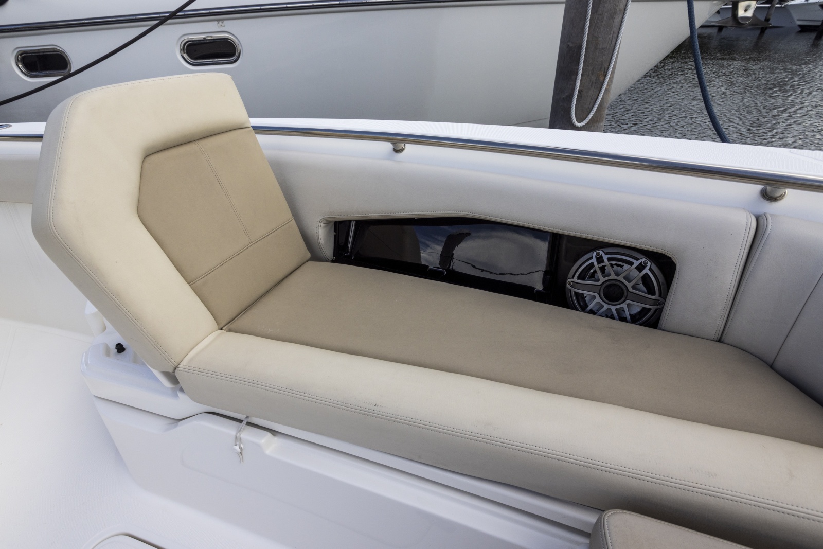 2023 Boston Whaler 360 Outrage