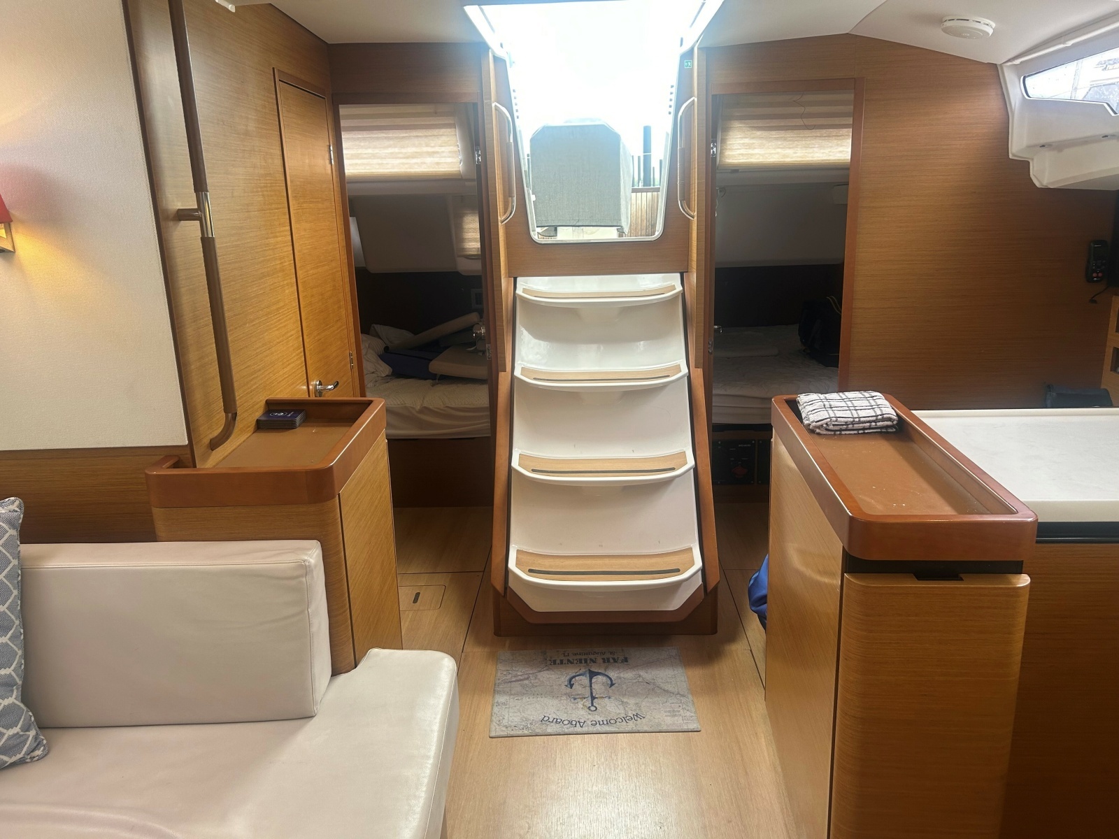 Jeanneau 44 SO 