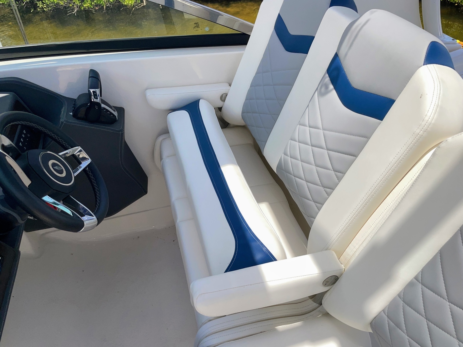 2023 Chaparral 280 OSX