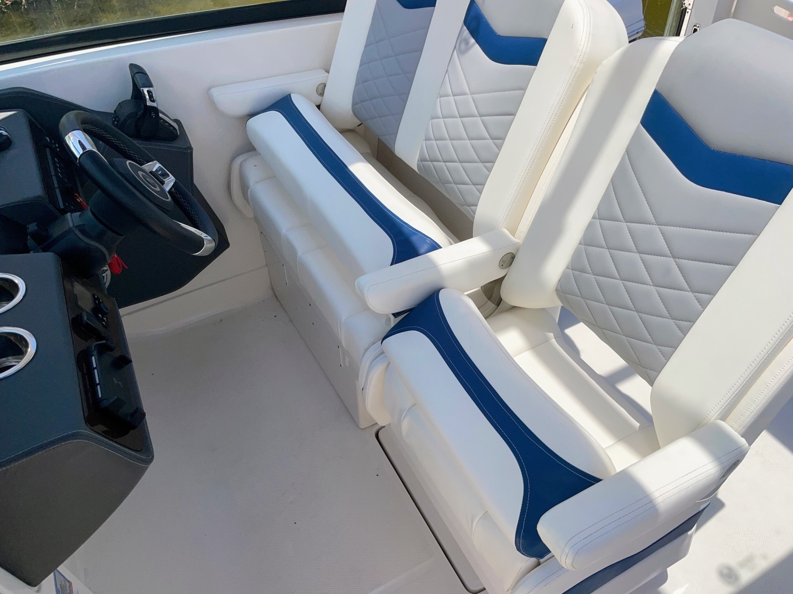 2023 Chaparral 280 OSX
