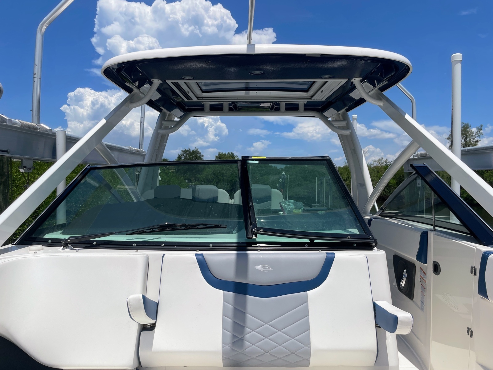2023 Chaparral 280 OSX