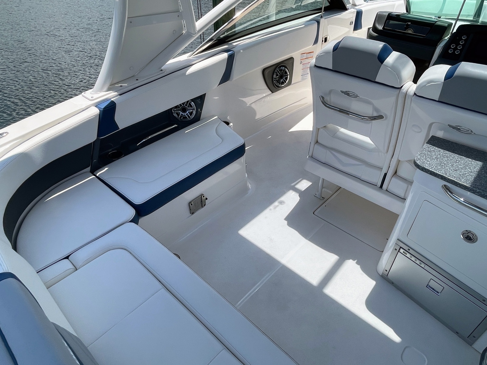 2023 Chaparral 280 OSX