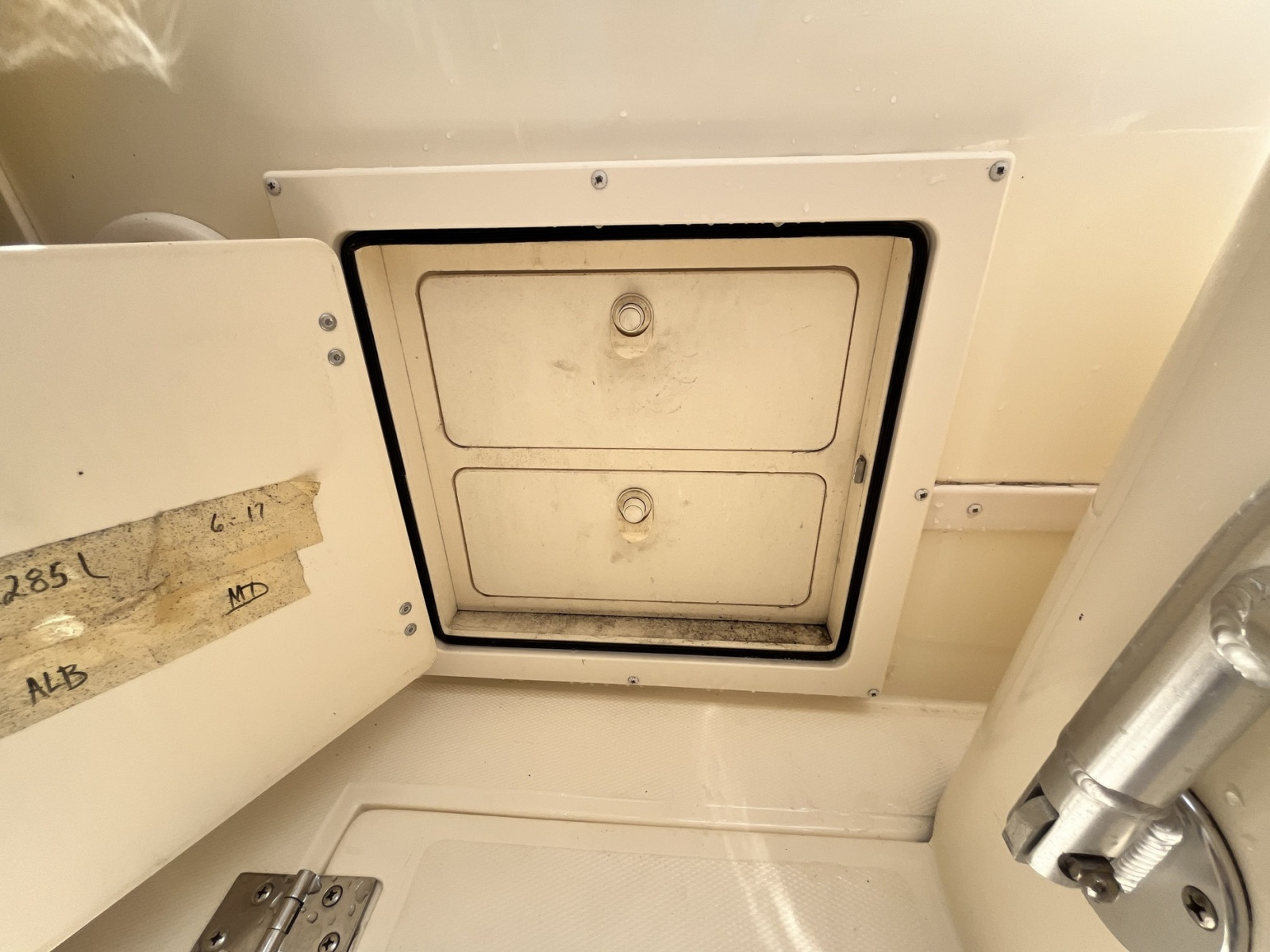 2003 Albemarle 280 Express Fisherman