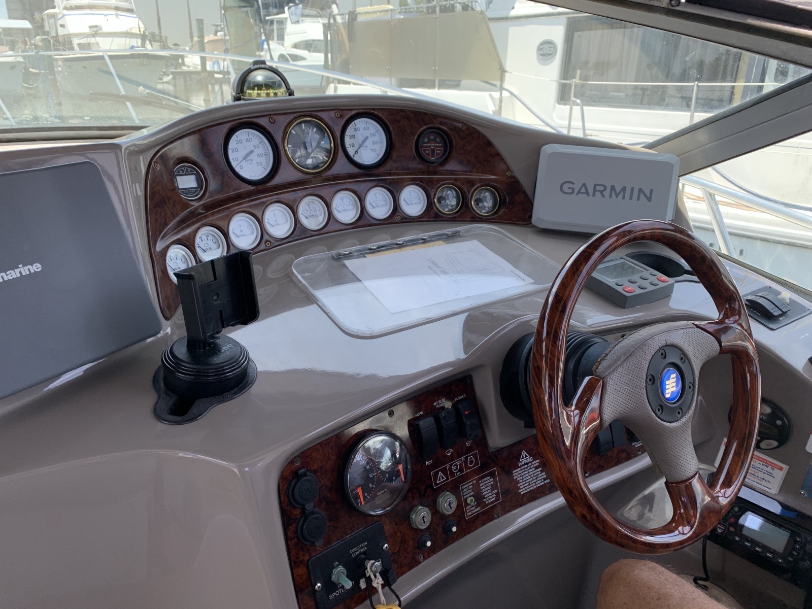 2003 Four Winns 328 Vista
