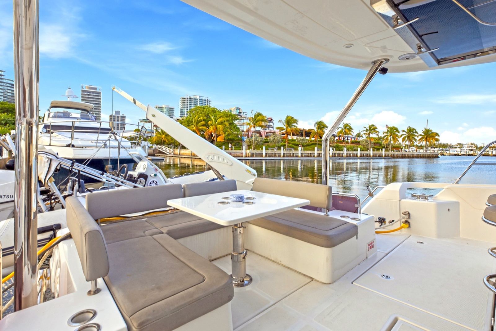 2021 Aquila 44 PowerCat