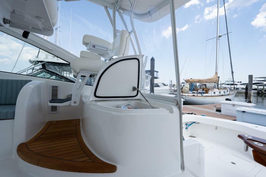 Viking 42 - Drop'Em - Helm