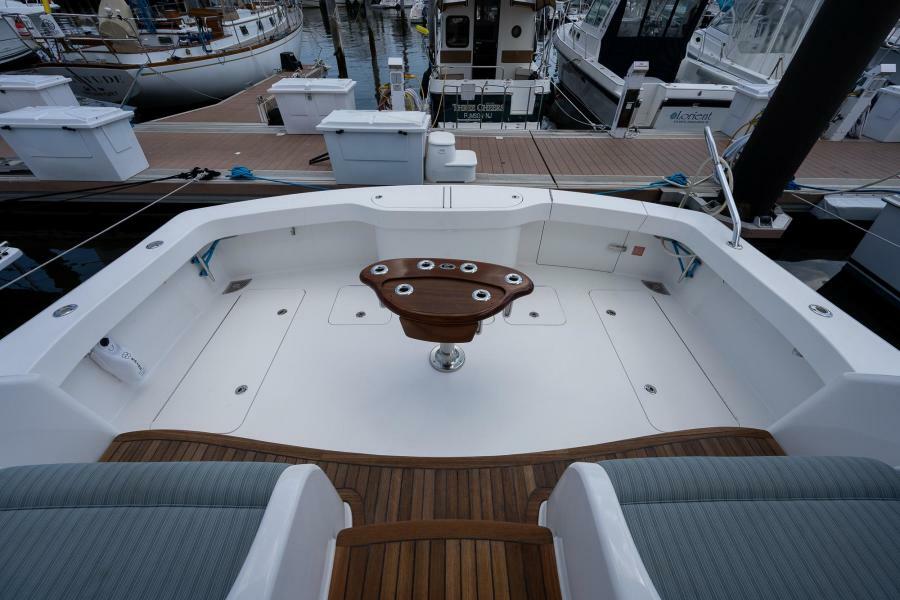 Viking 42 - Drop'Em - Cockpit