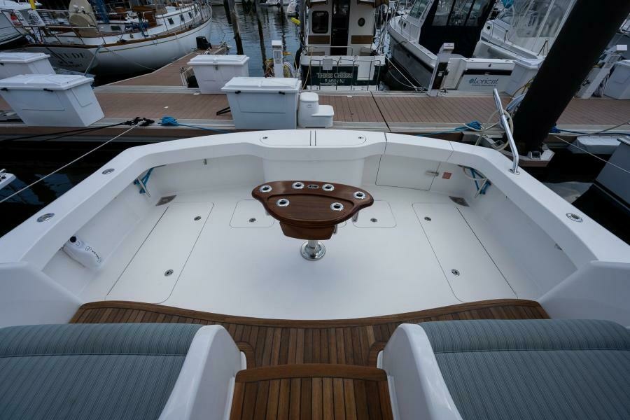Viking 42 - Drop'Em - Cockpit