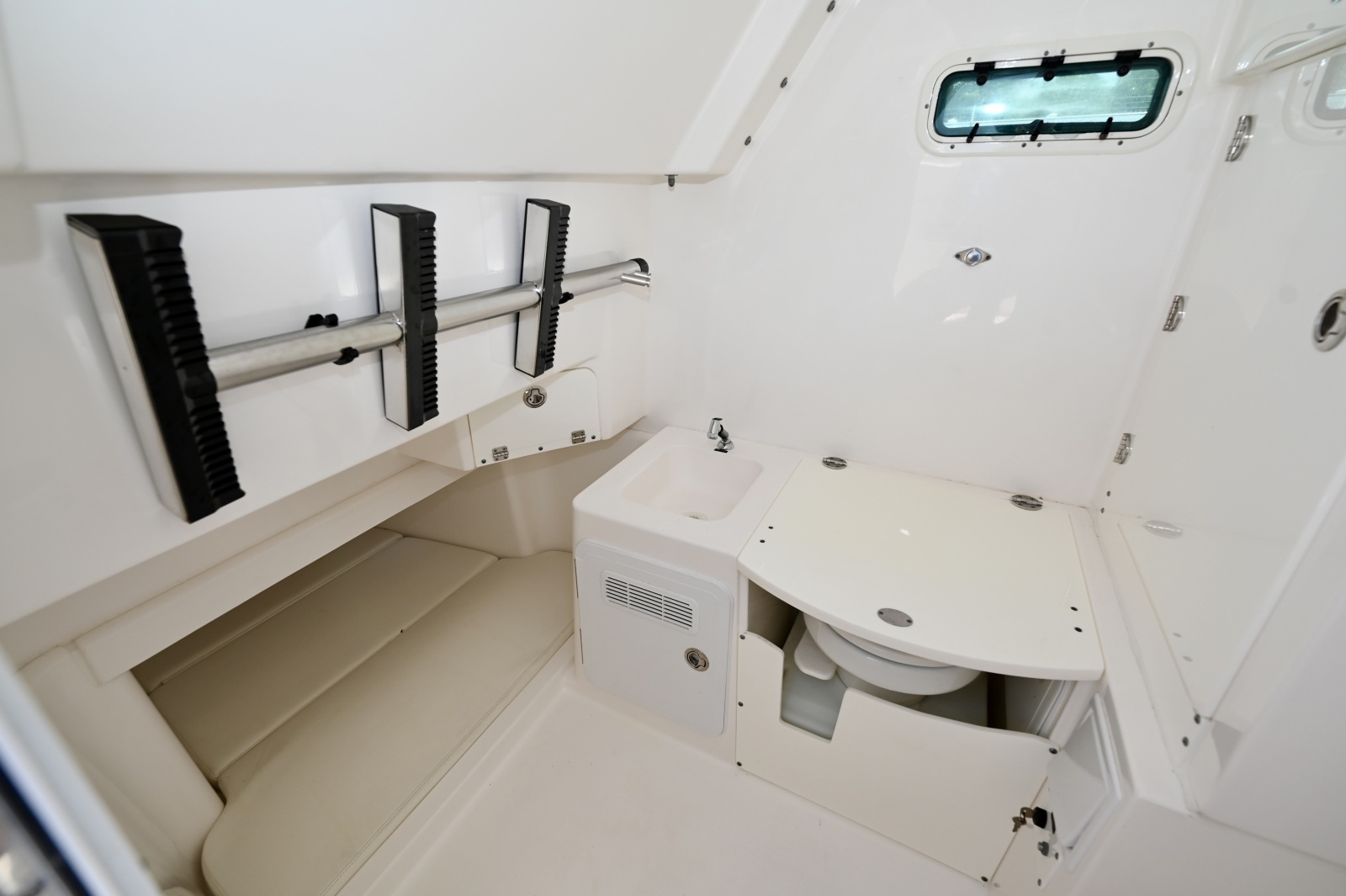 Console Head & Berth