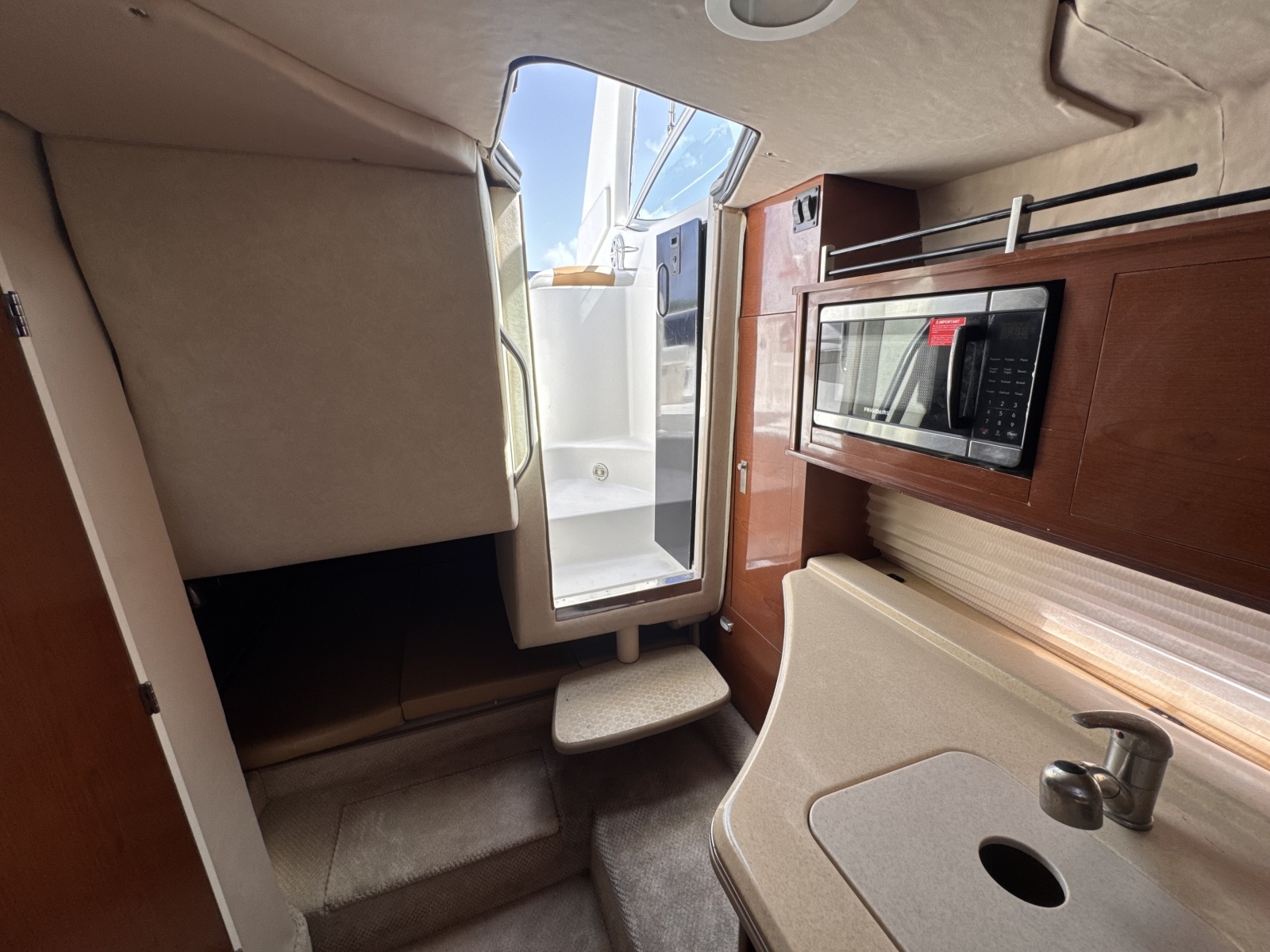2009 Sea Ray 270 Sundancer