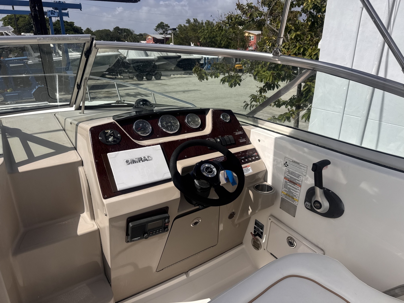 2009 Sea Ray 270 Sundancer
