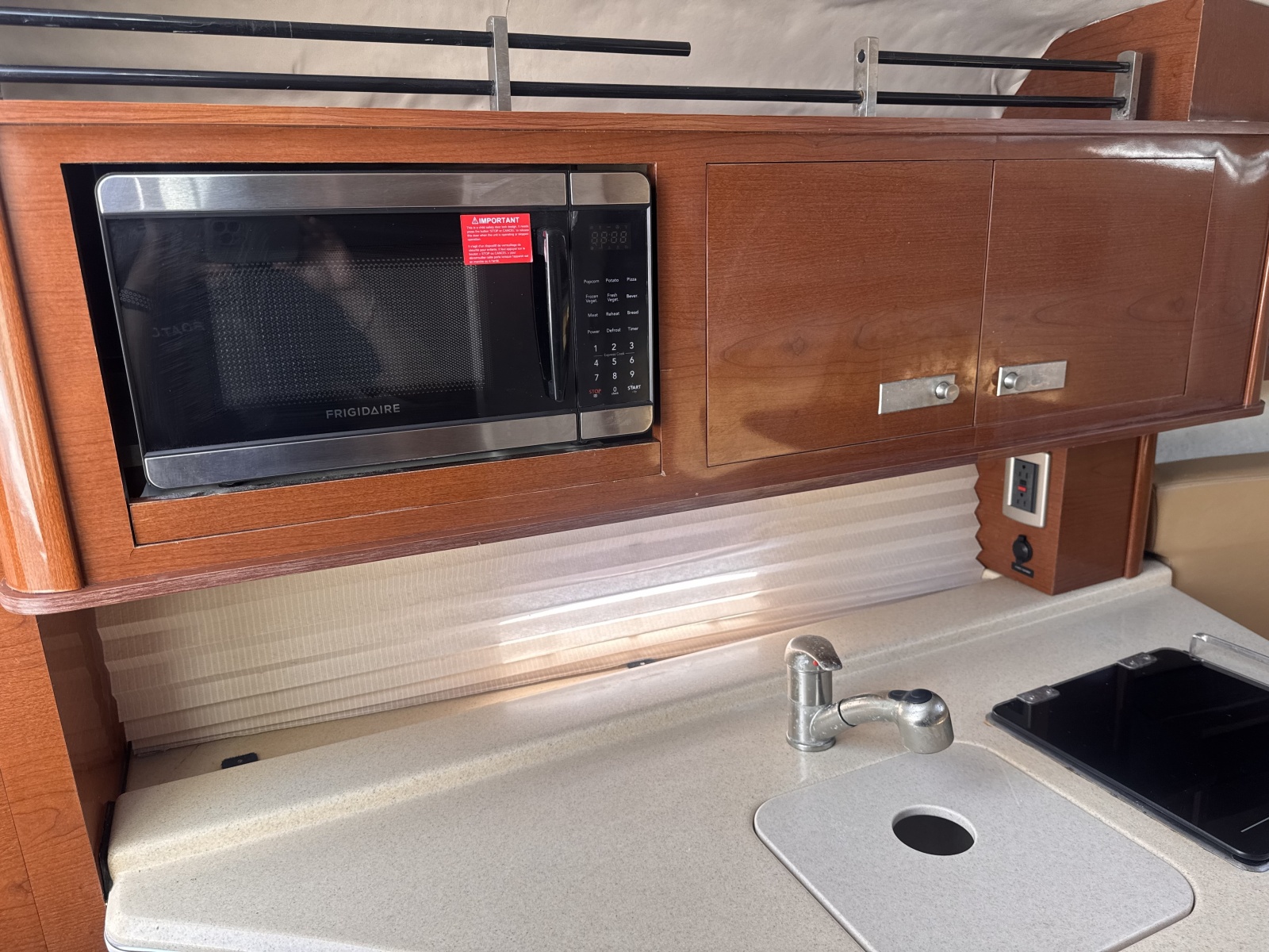 2009 Sea Ray 270 Sundancer