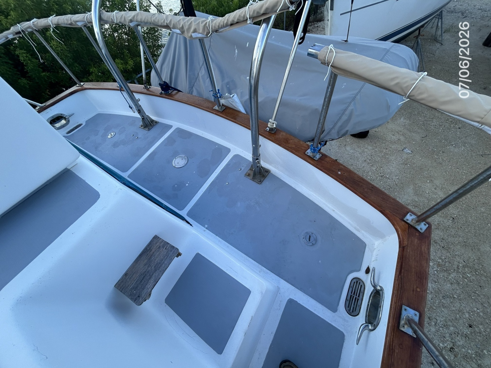 36' Monk aftdeck2