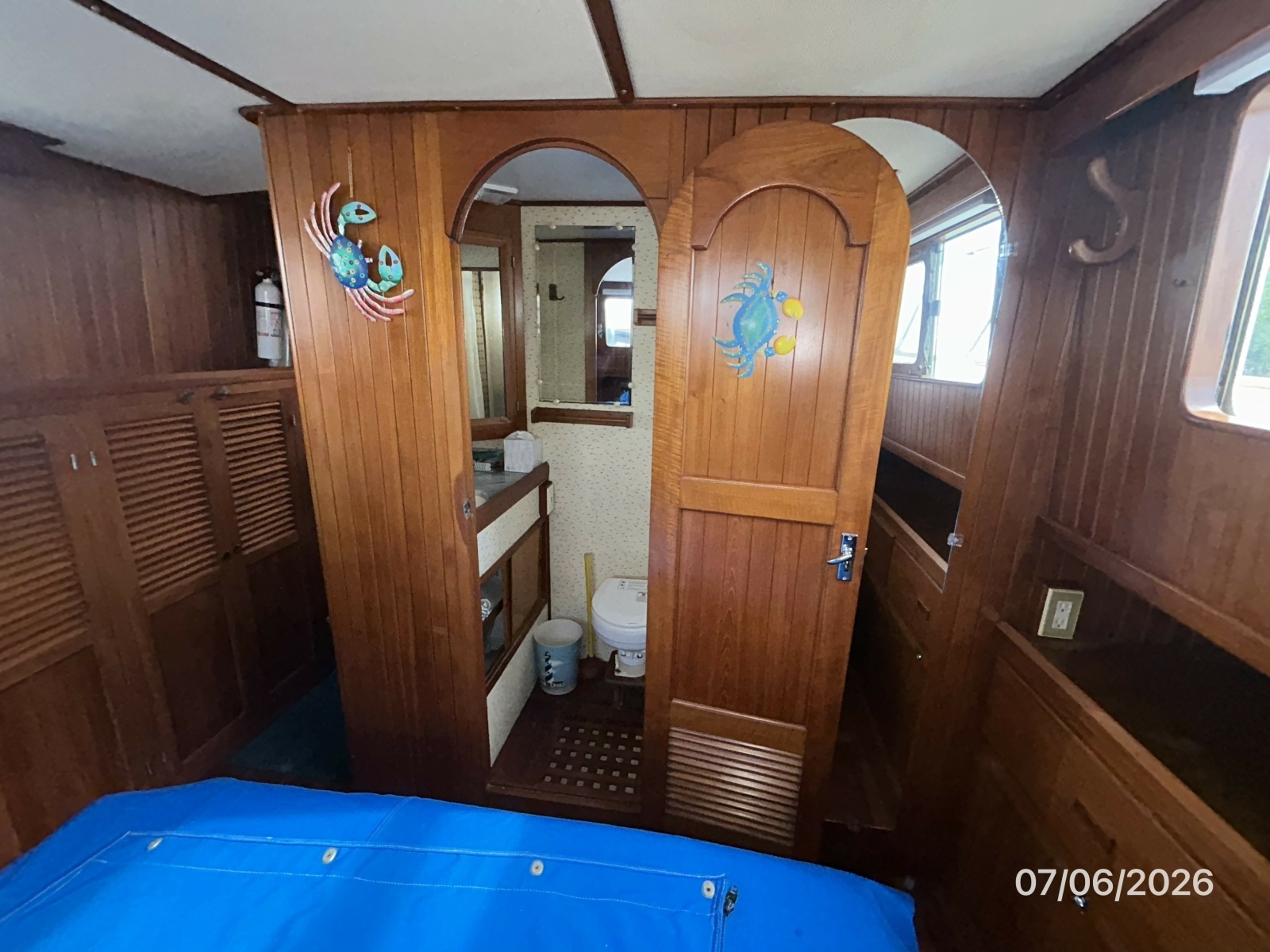 36' Monk master stateroom forward