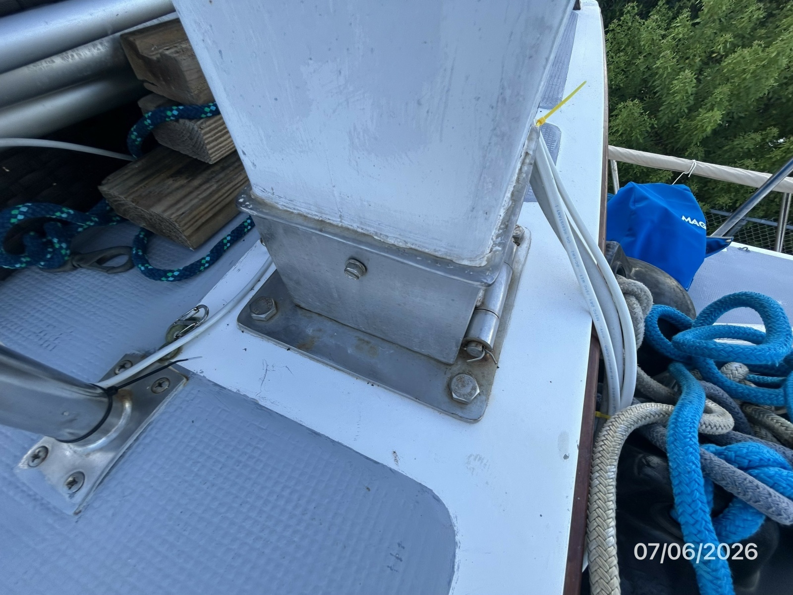36' Monk mast base hinge