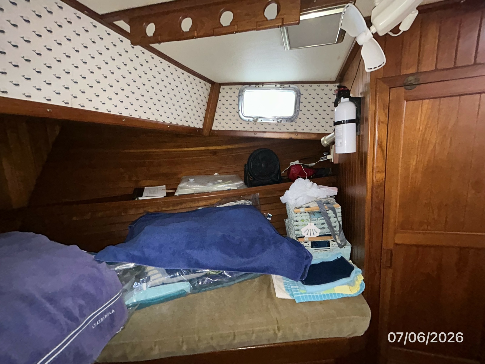 36' Monk guest stateroom starboard