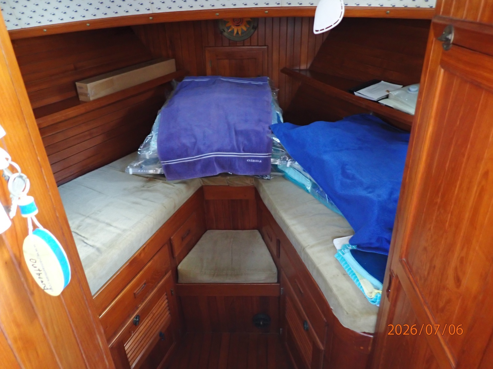 36' Monk guest stateroom2