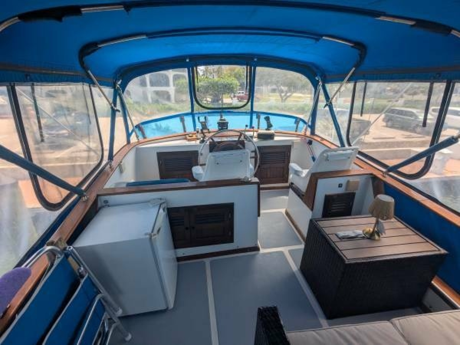 36' Monk flybridge forward1