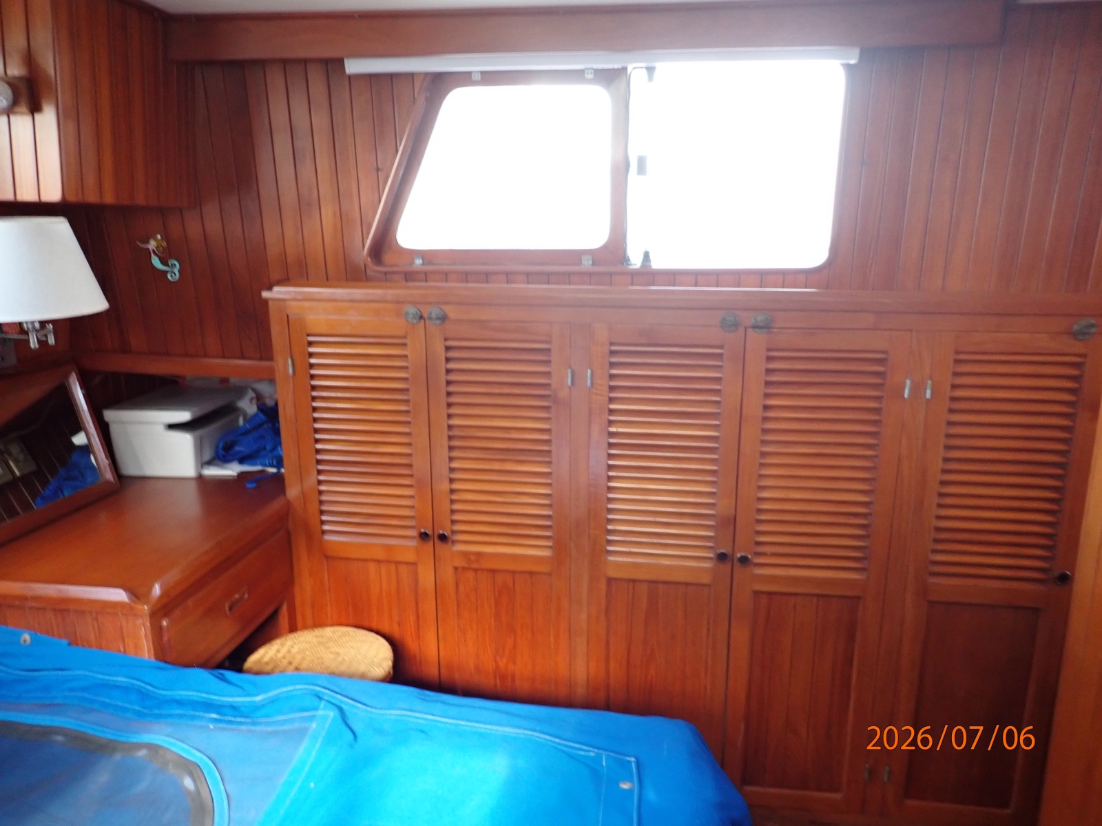 36' Monk master stateroom port