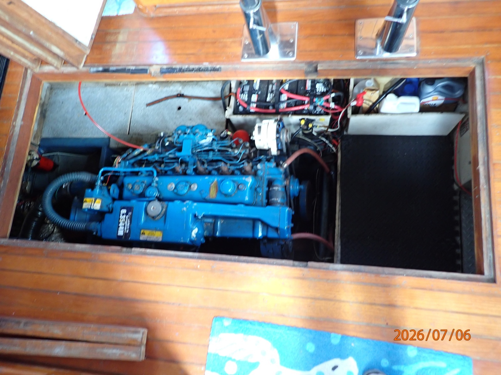 36' Monk engine room access