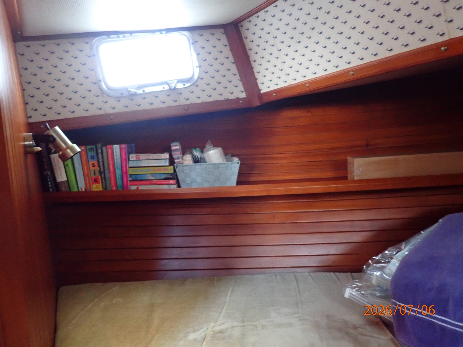 36' Monk guest stateroom port