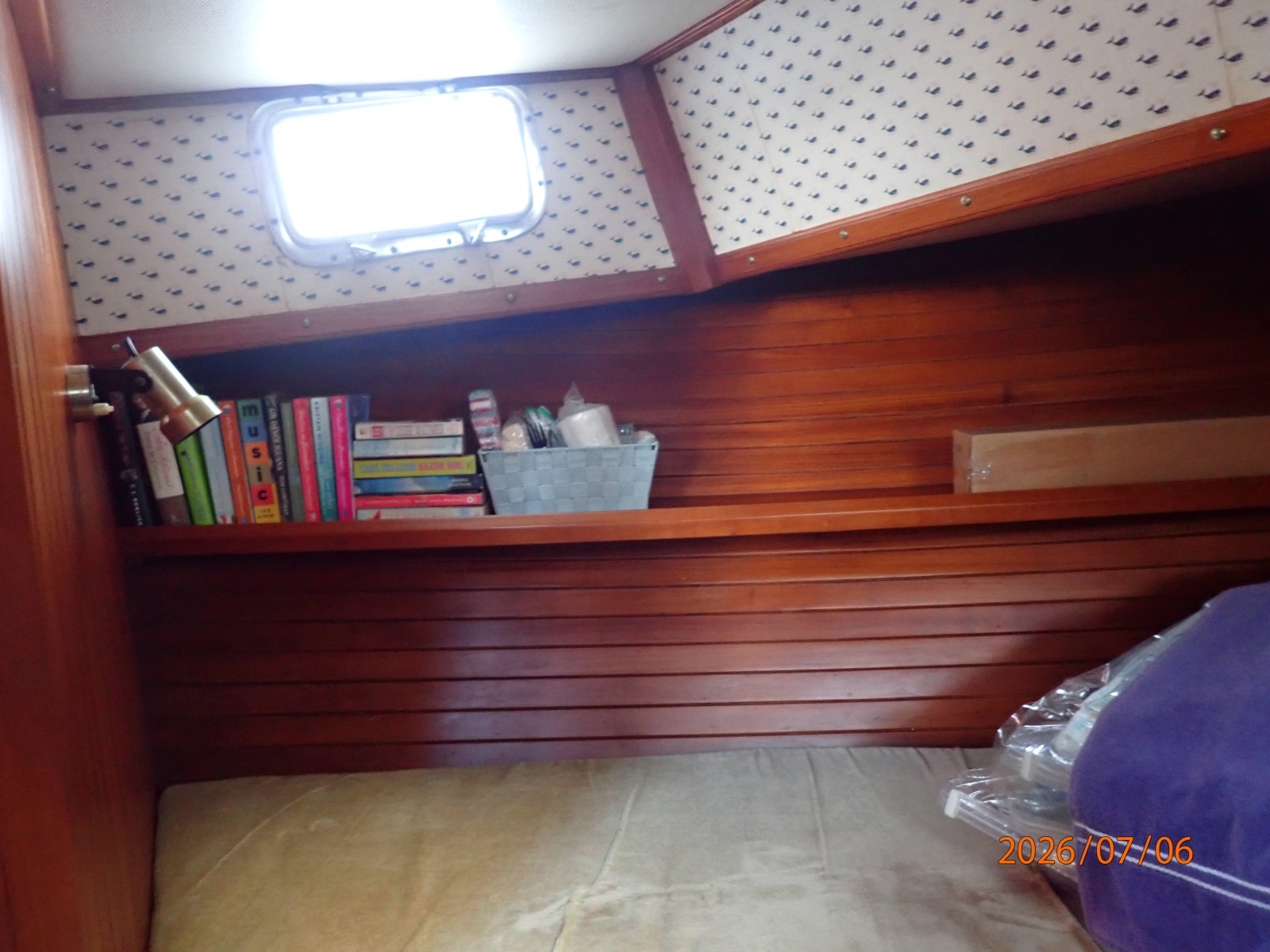 36' Monk guest stateroom port