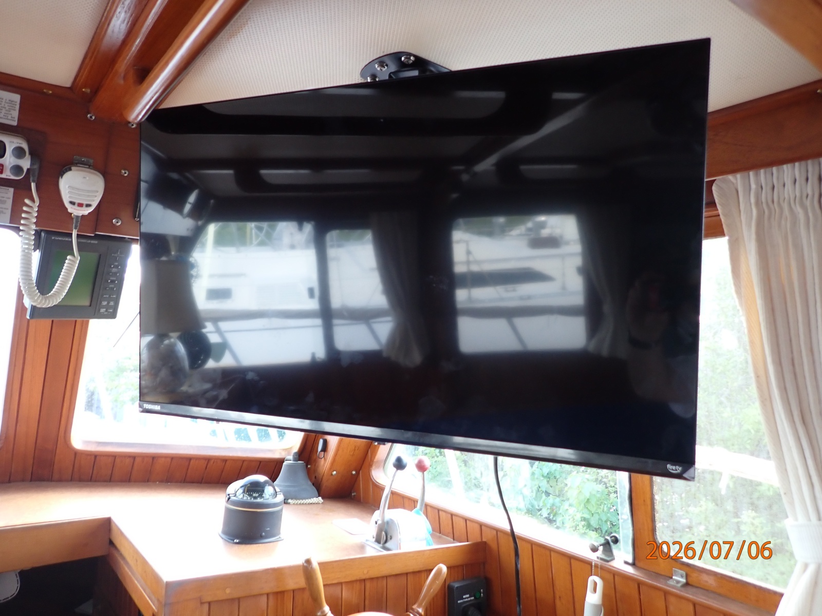 36' Monk salon TV