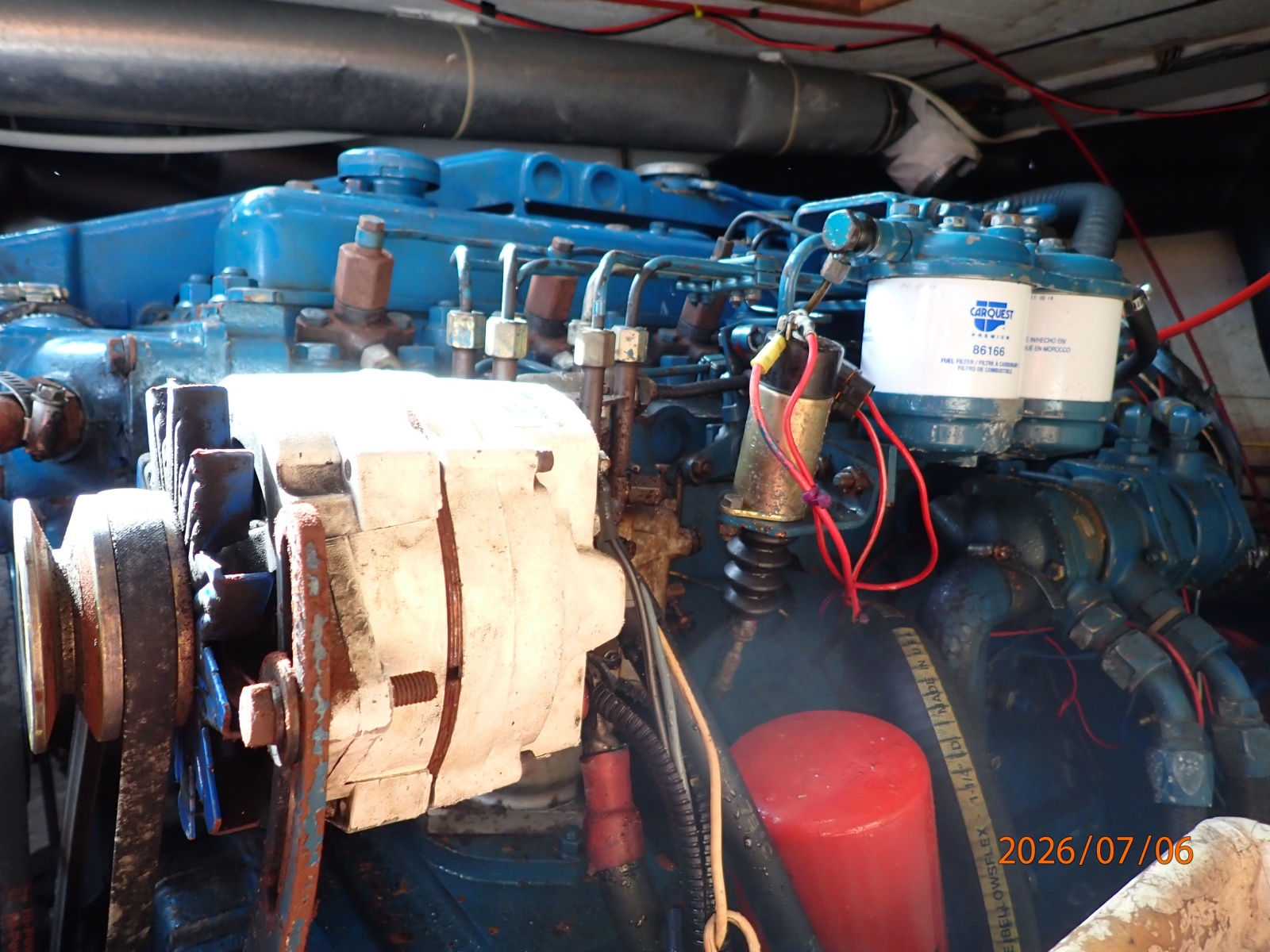 36' Monk main engine2