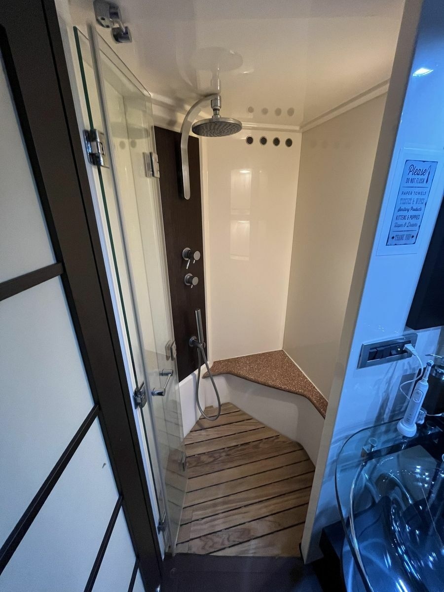 2008 Azimut 62S