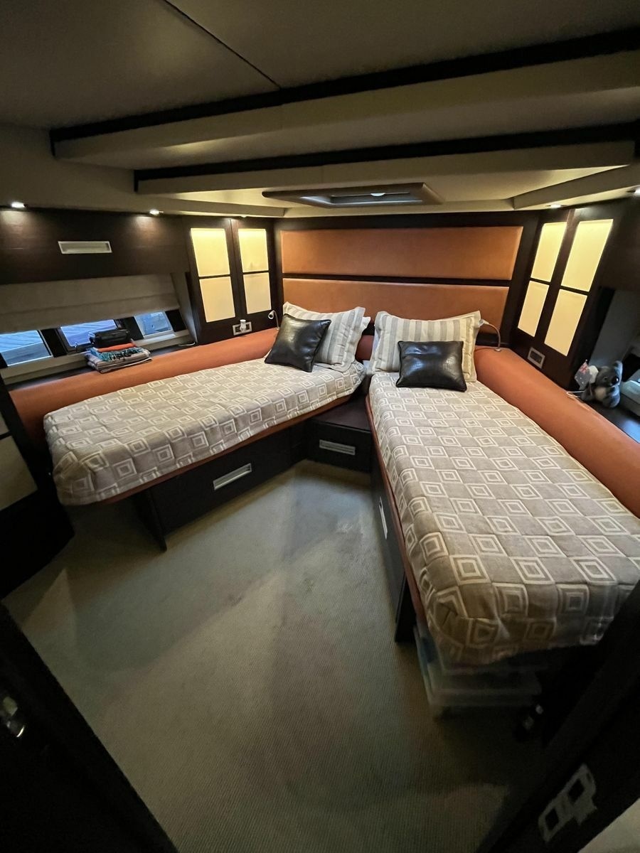 2008 Azimut 62S