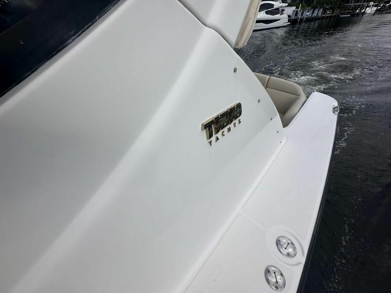2008 Tiara Yachts 3500 Sovran