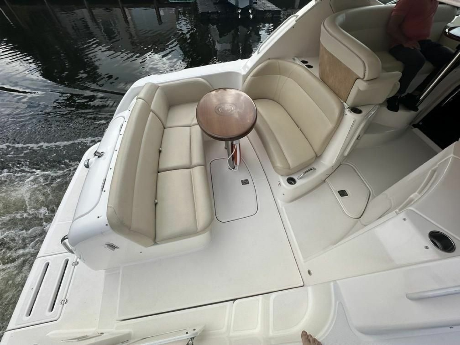 2008 Tiara Yachts 3500 Sovran