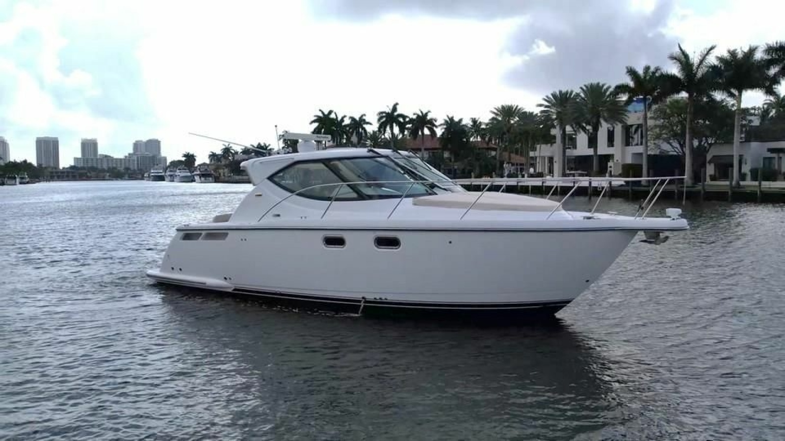 2008 Tiara Yachts 3500 Sovran