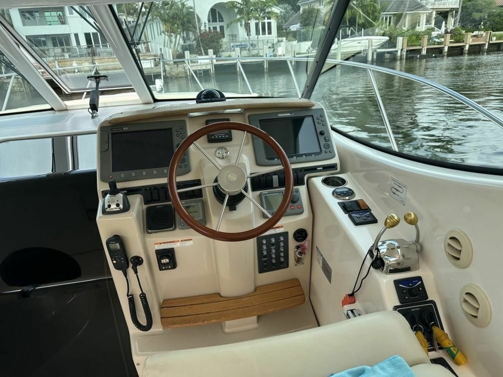 2008 Tiara Yachts 3500 Sovran