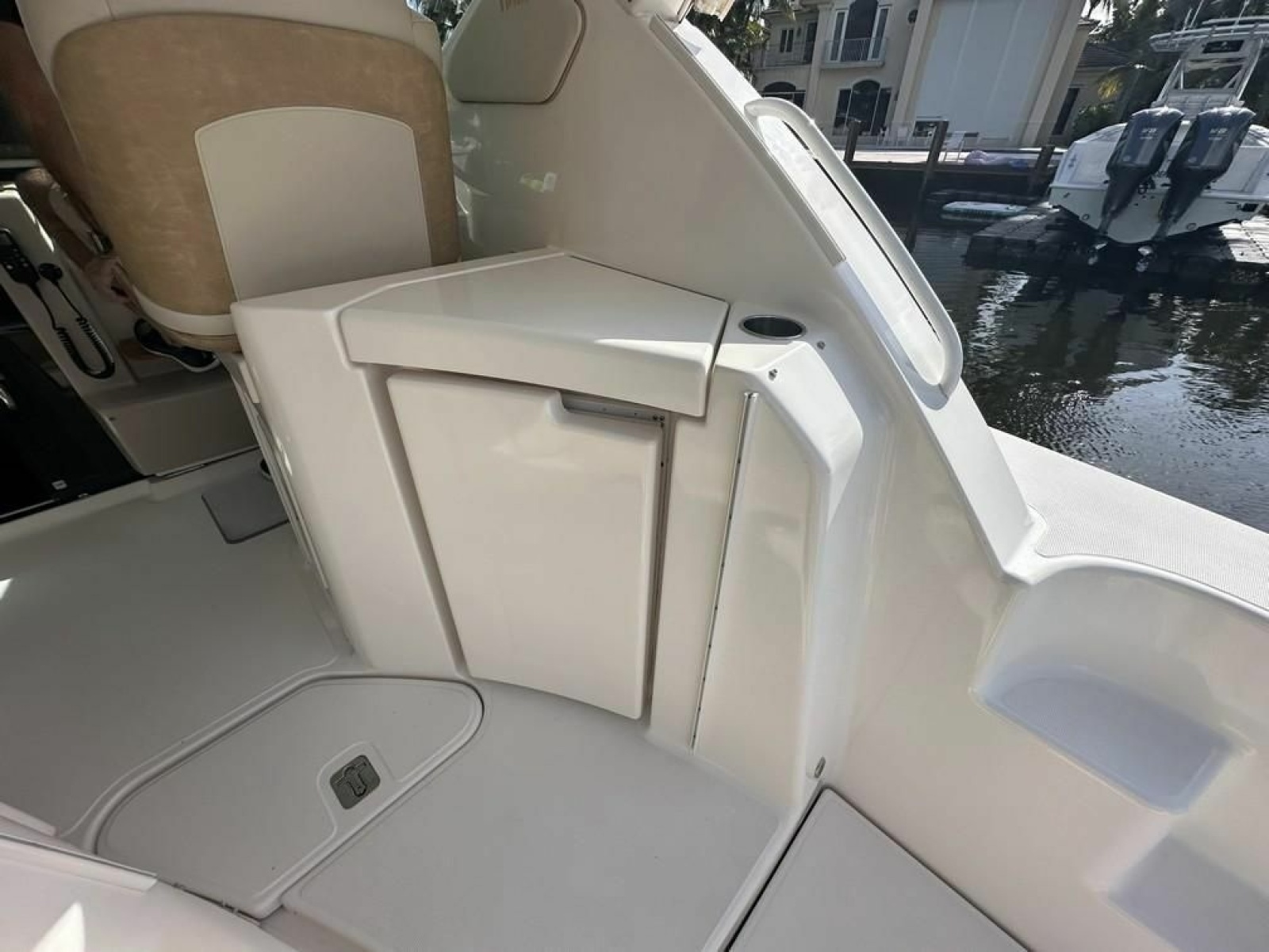 2008 Tiara Yachts 3500 Sovran
