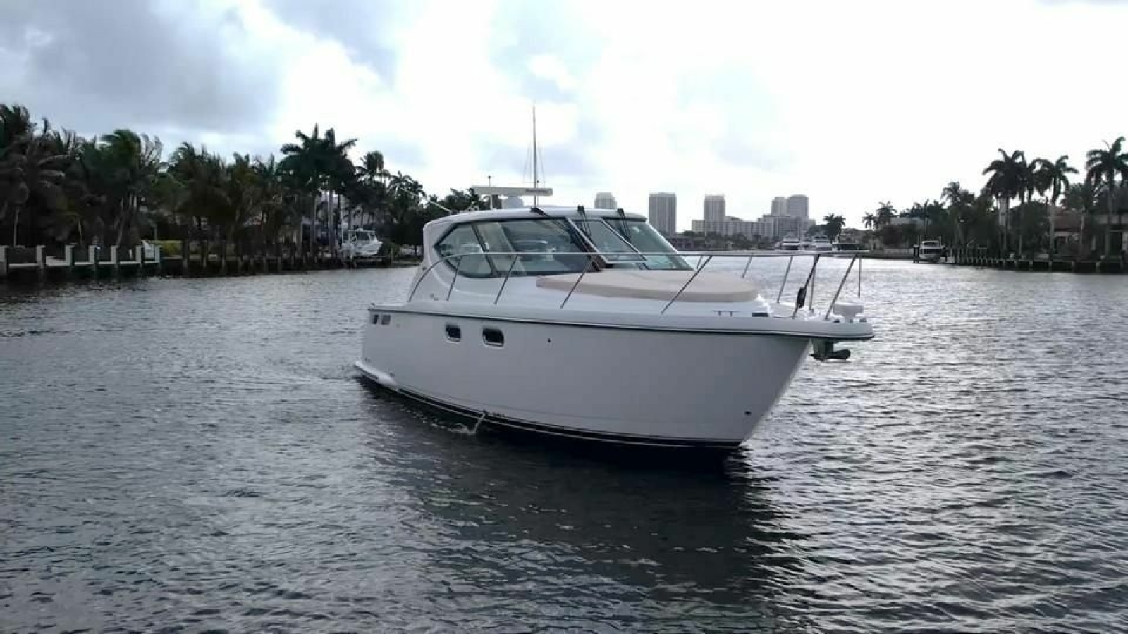 2008 Tiara Yachts 3500 Sovran