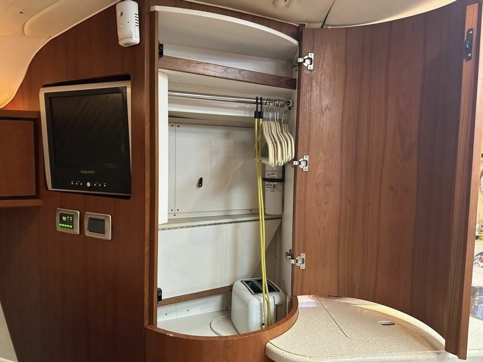 2008 Tiara Yachts 3500 Sovran
