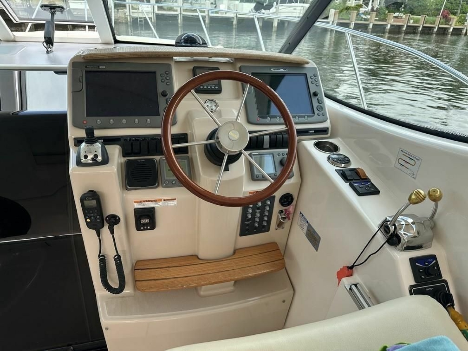 2008 Tiara Yachts 3500 Sovran