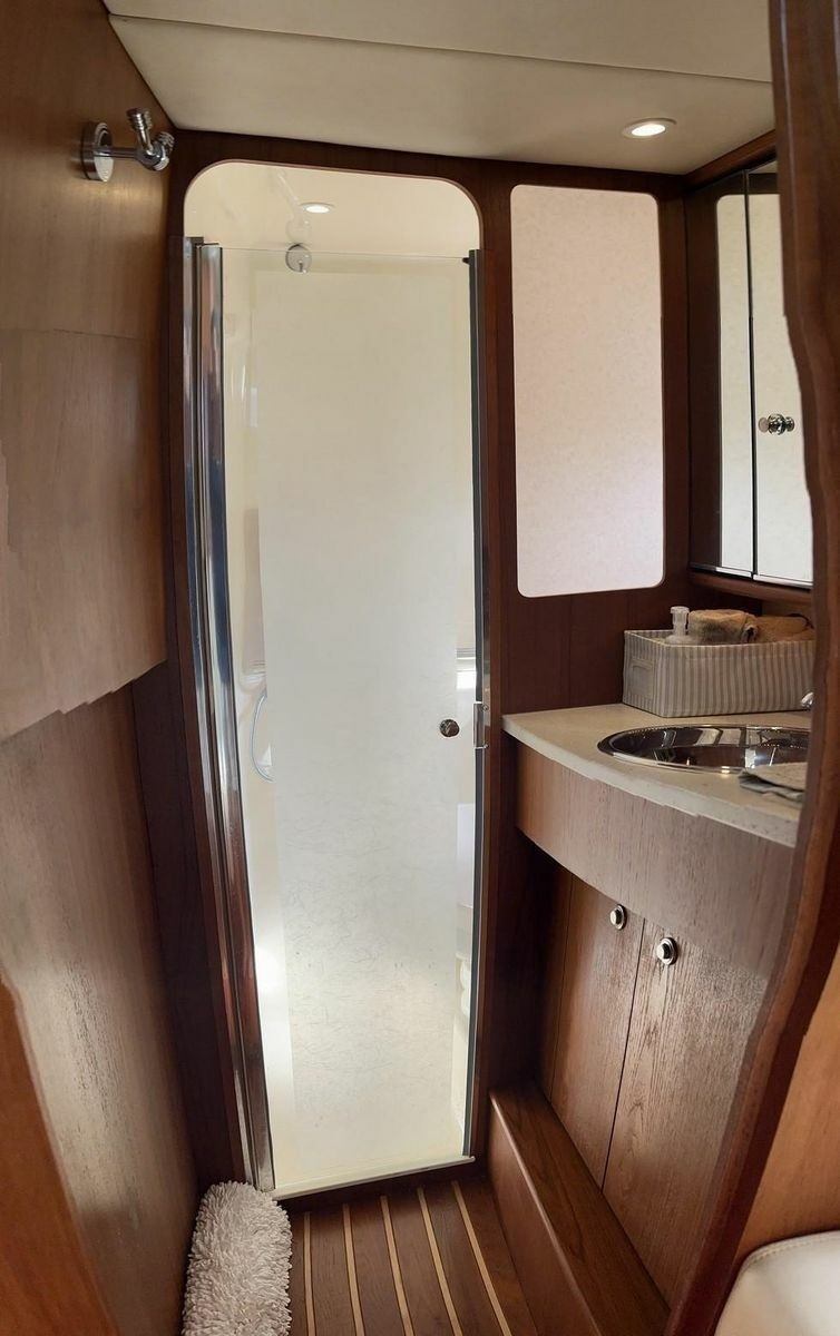 2008 Tiara Yachts 3500 Sovran