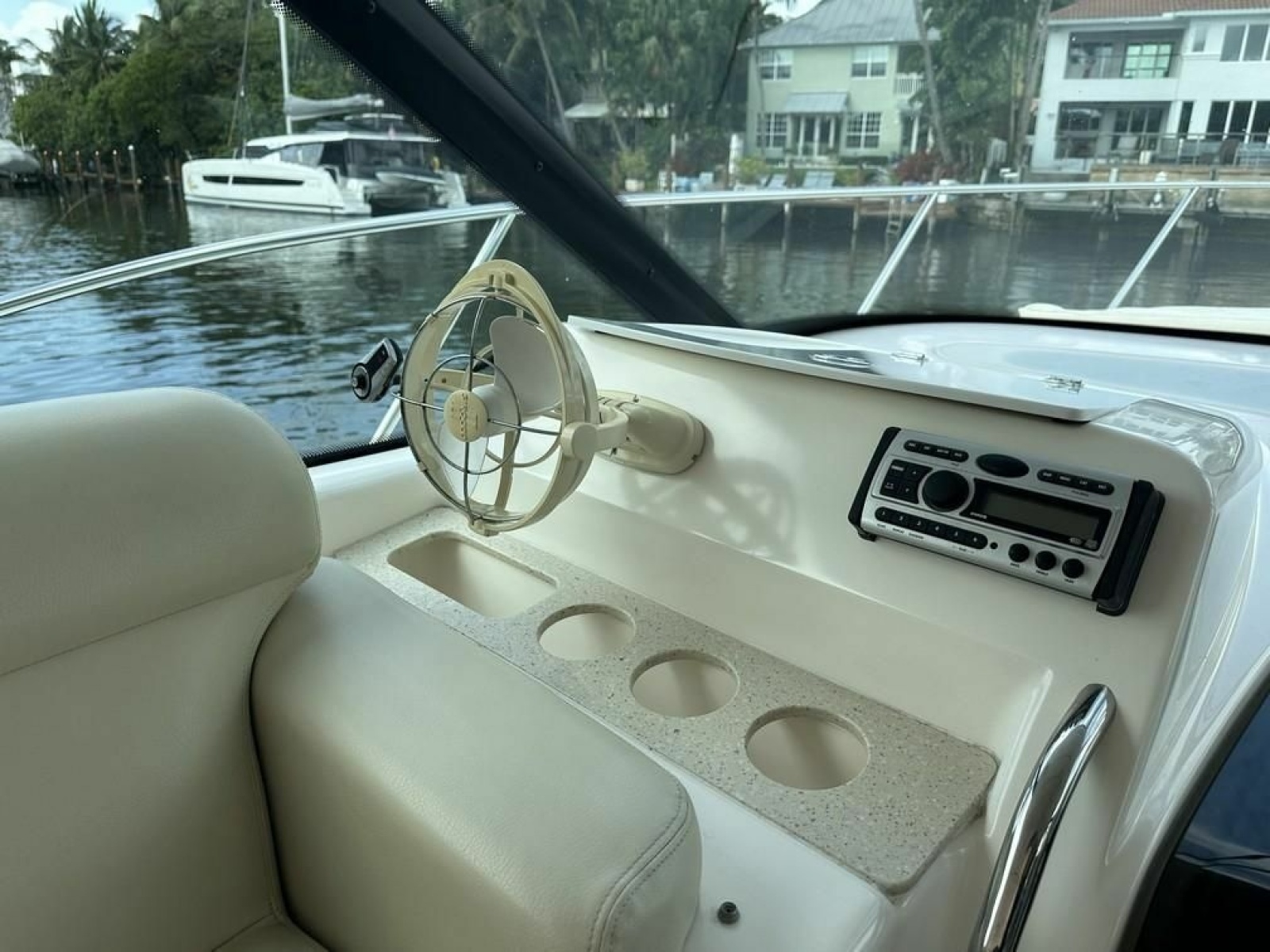 2008 Tiara Yachts 3500 Sovran