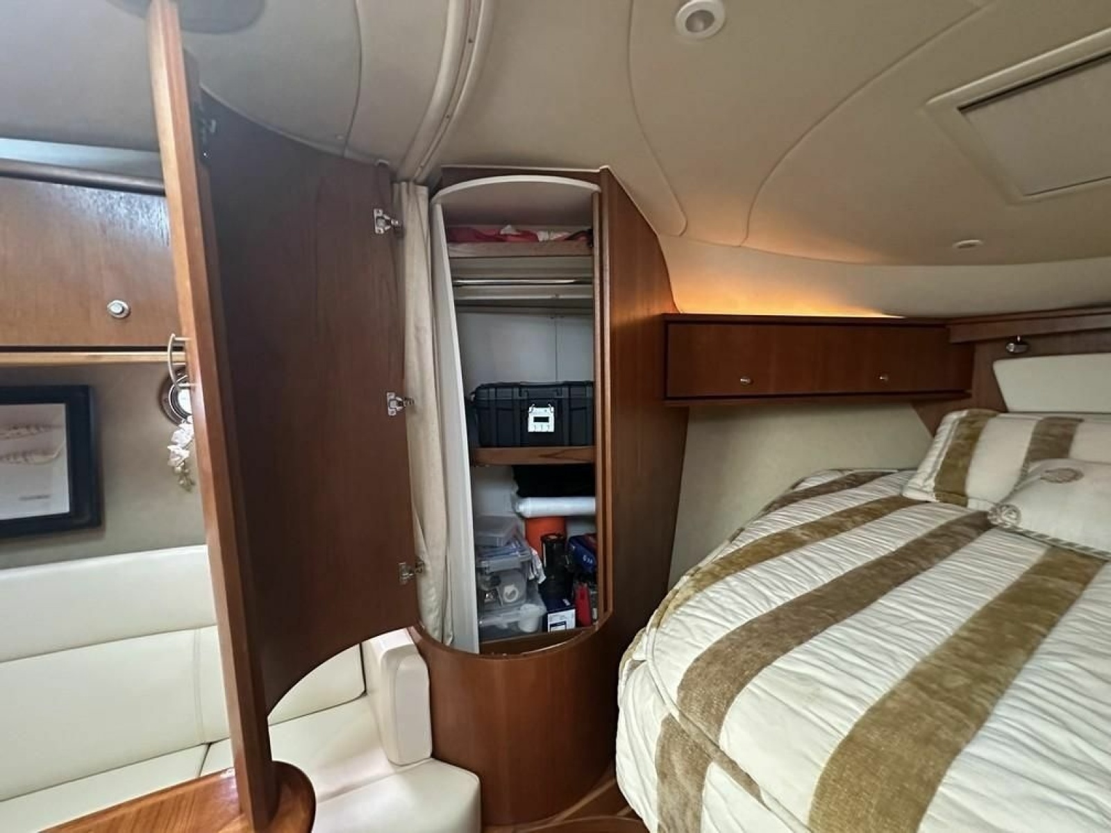 2008 Tiara Yachts 3500 Sovran