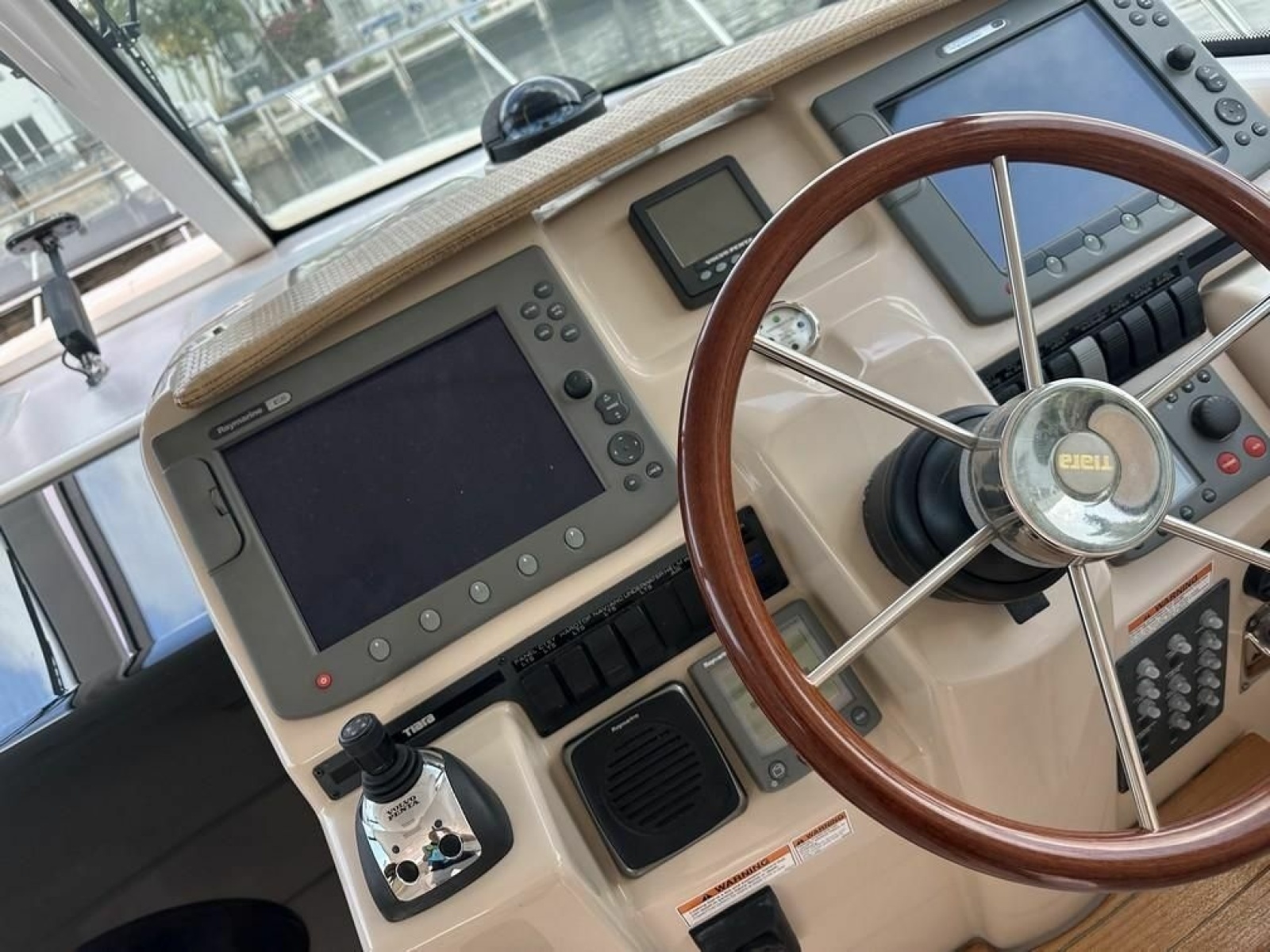 2008 Tiara Yachts 3500 Sovran