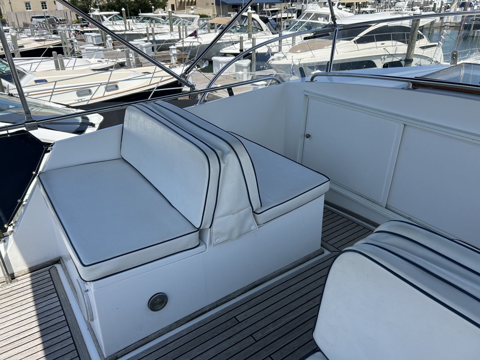 2001 Grand Banks 