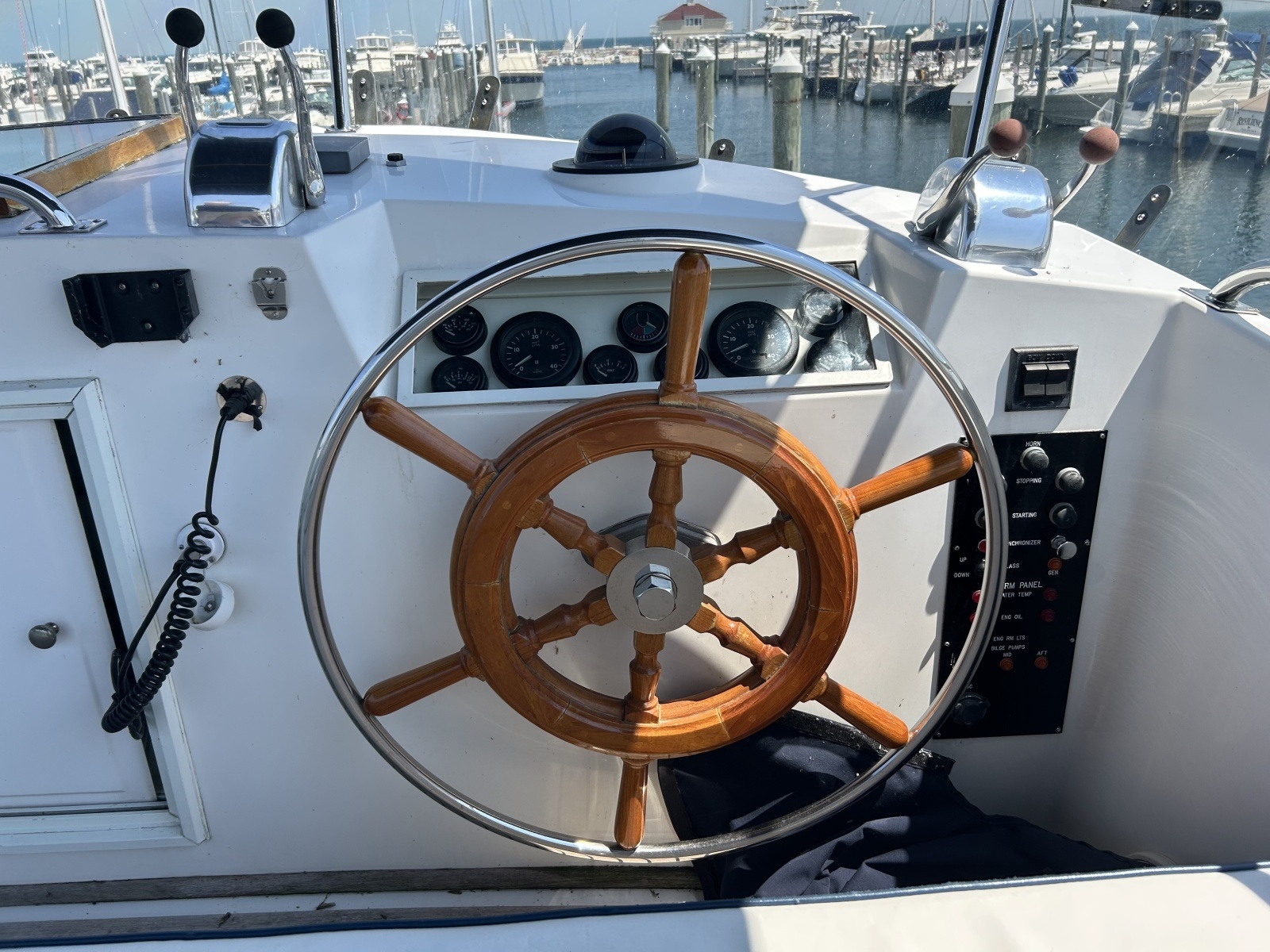 2001 Grand Banks 
