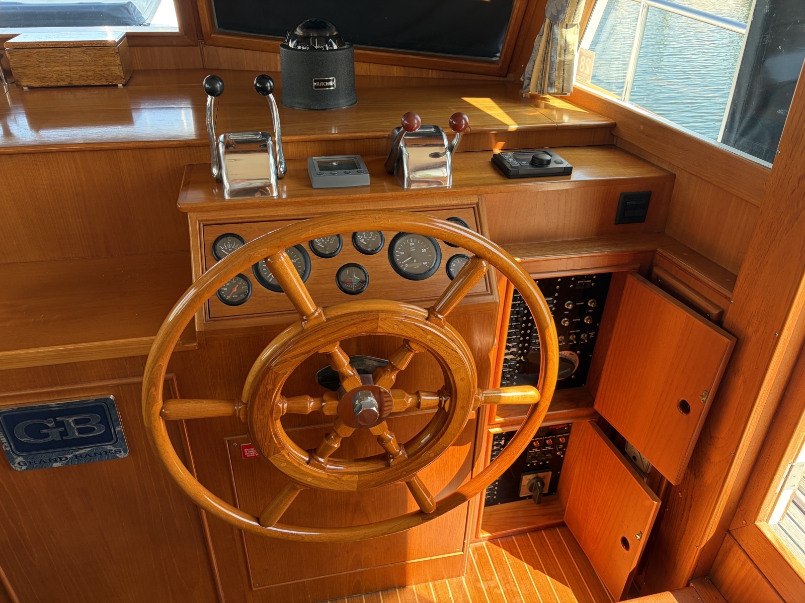 2001 Grand Banks 