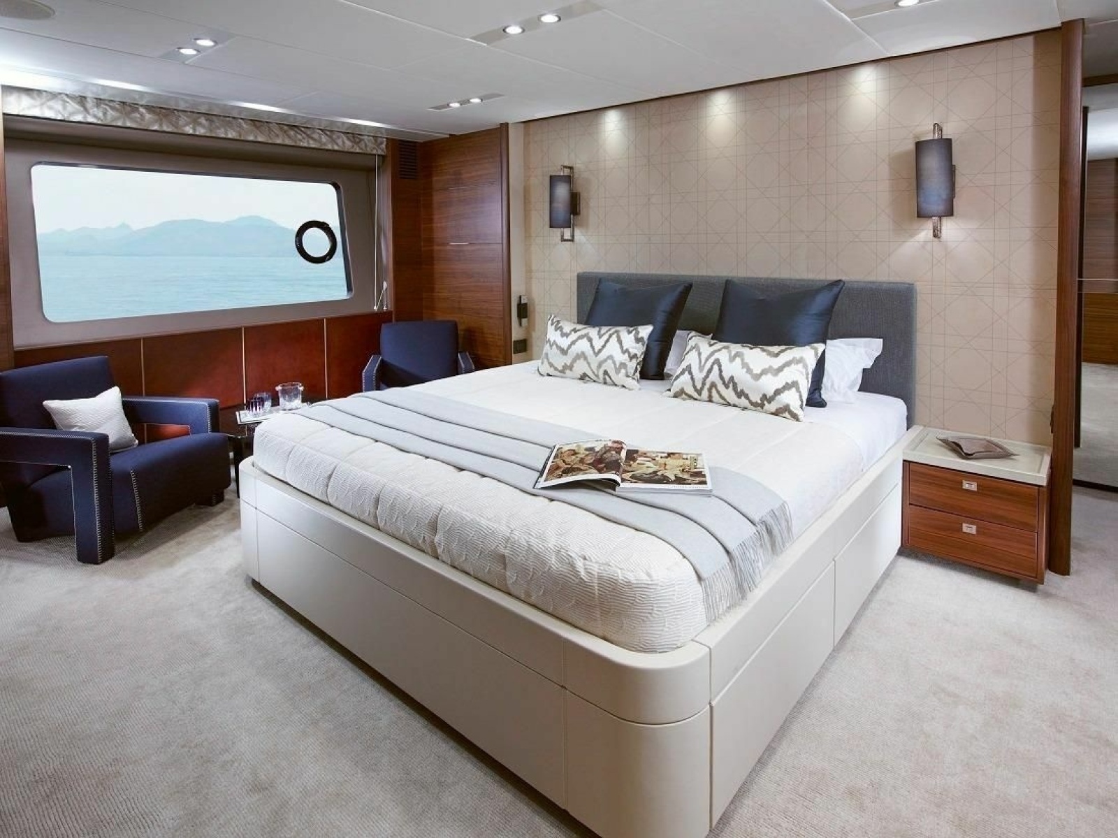 2015 Princess 88 Flybridge Motor Yacht