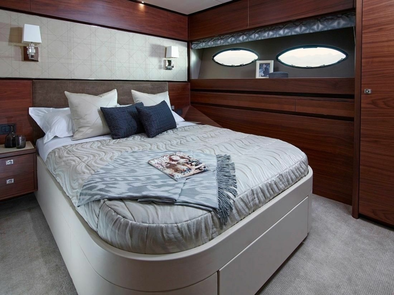 2015 Princess 88 Flybridge Motor Yacht