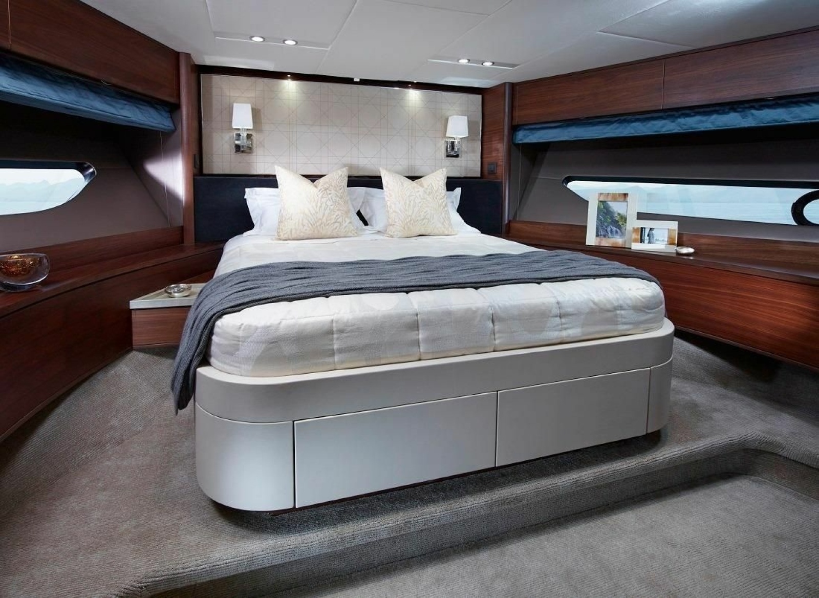 2015 Princess 88 Flybridge Motor Yacht