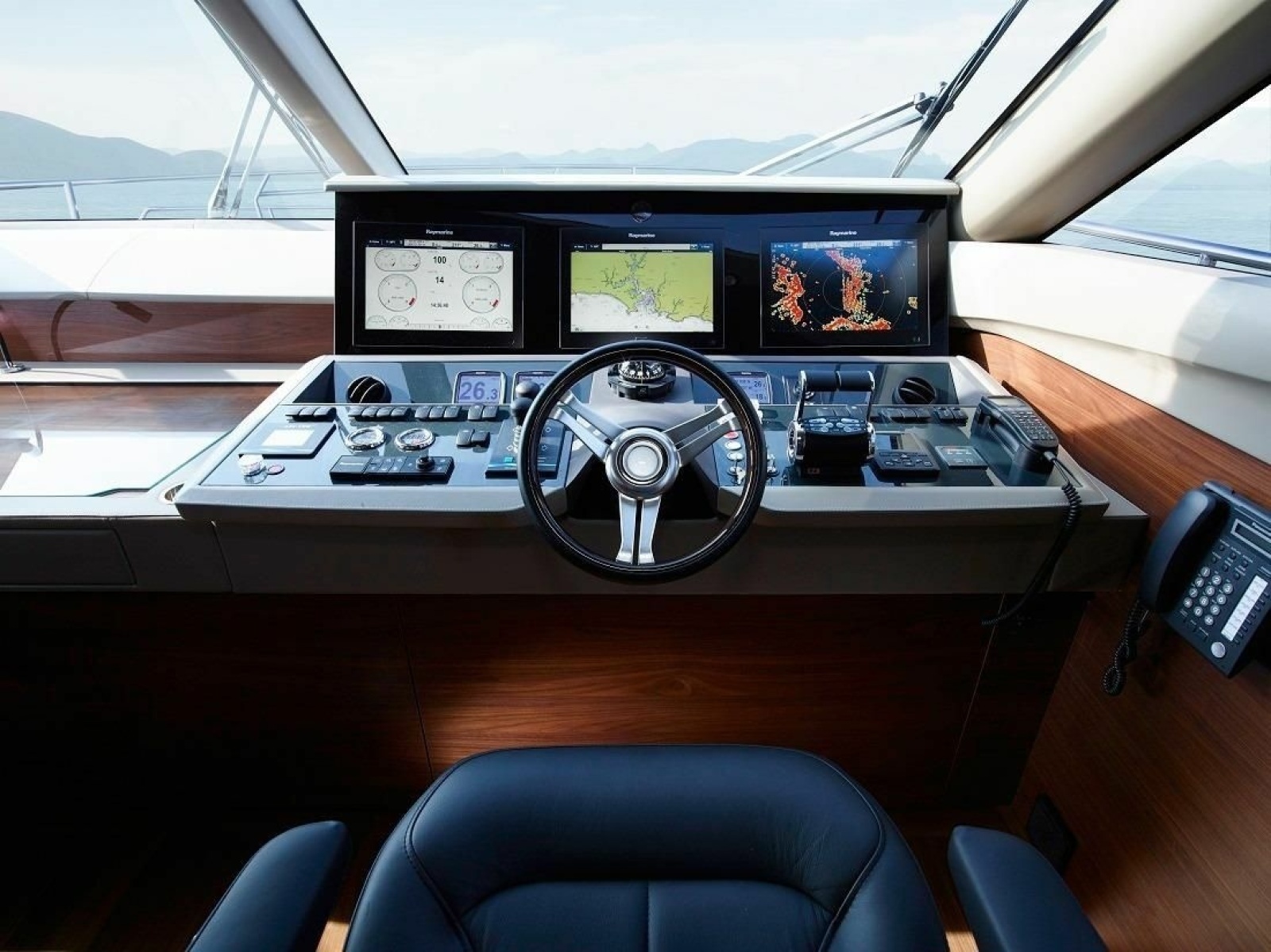 2015 Princess 88 Flybridge Motor Yacht